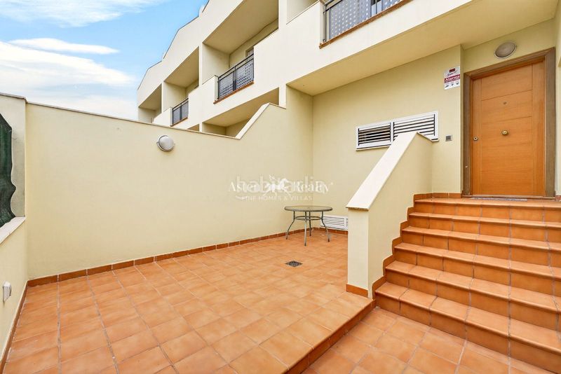 Foto 870b62e3-1978-4a60-a8d2-63e34230f114. Casa adossada amb aparcament piscina a Playa Fañabé Alto Adeje