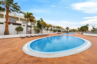 Reihenhaus  Brezo. Casa adosada de dos dormitorios  madroñal  oasis de fañabé