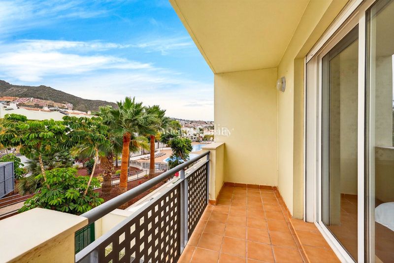 Foto f270510b-d71d-4636-b171-5803bb173321. Casa adossada amb aparcament piscina a Playa Fañabé Alto Adeje
