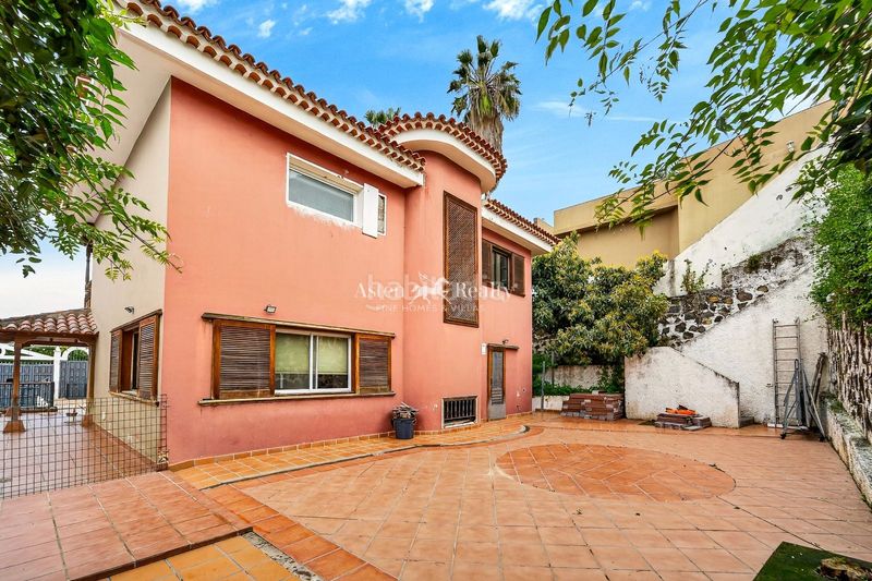 Foto f370bcd0-f01d-45e5-bfd5-e98dd5fcca52. Casa amb aparcament piscina a Las Cuevas - Los Gómez Orotava (La)