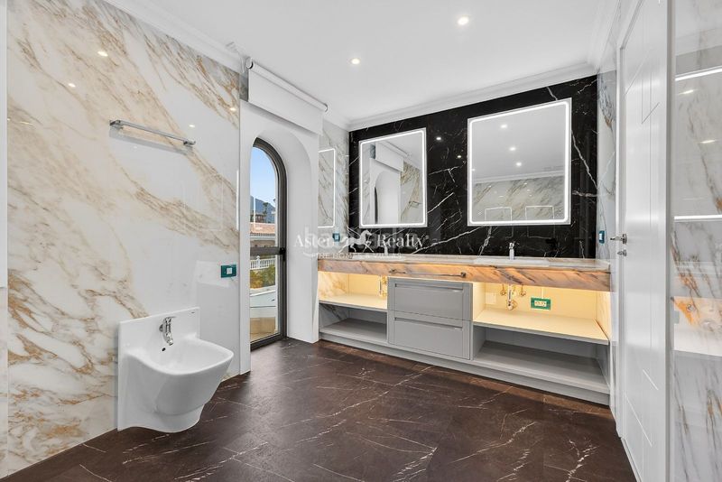 Foto a671ec25-a1e0-4ba6-ad7b-fb31a1729348. Casa amb calefacció aparcament piscina a La Caleta Adeje