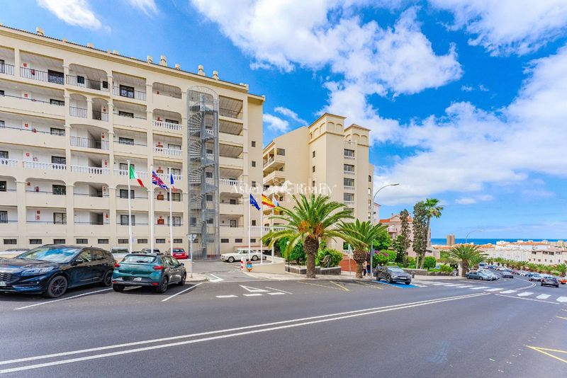 Foto d48c978d-c778-4246-9d5d-38393be0234f. Estudi amb piscina a Los Cristianos Arona