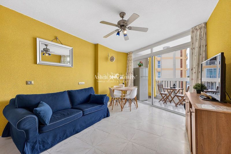 Foto 2127fcc0-1e8e-4e2f-abca-c8bd9f52b89f. Apartament amb piscina a Playa de las Américas Arona
