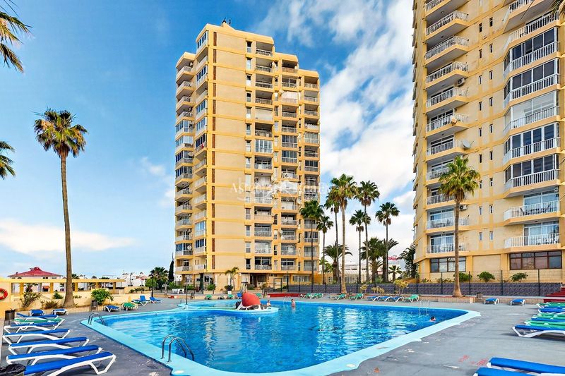 Foto d08097b6-0ebd-4b81-8507-f098d836888d. Apartament amb piscina a Playa de las Américas Arona