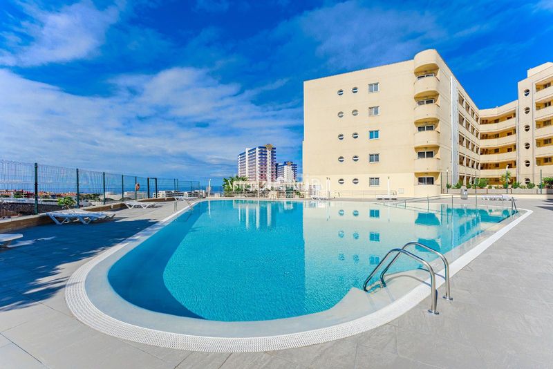 Foto 694d2f04-ae59-42f9-a170-6e296493a234. Apartament amb piscina a Callao Salvaje - Playa Paraíso Adeje