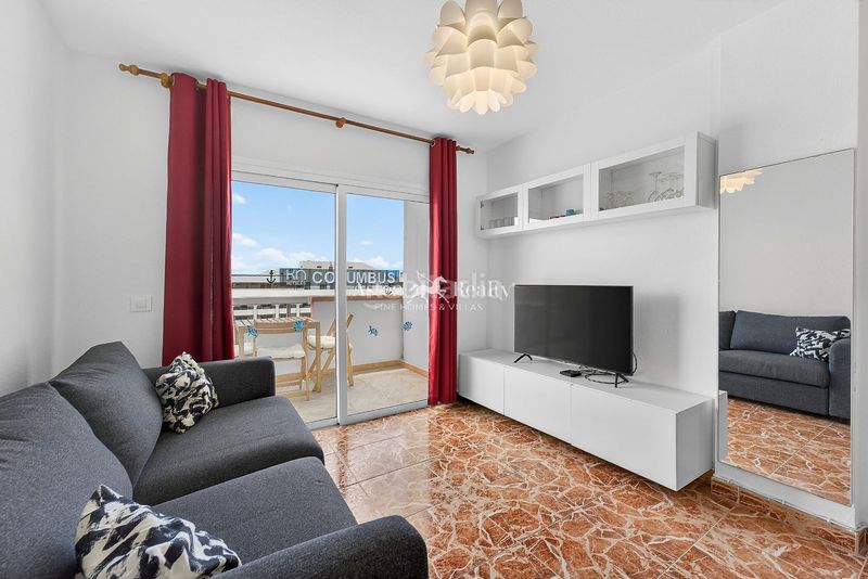 Foto 86ce2f2e-d378-4086-bce2-b34184913057. Apartament amb aparcament piscina a Playa de las Américas Arona