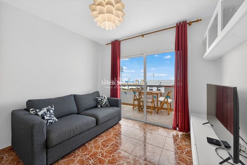 Foto f7fc15d7-abad-4431-b9b7-9f85e5e65e54. Apartament amb aparcament piscina a Playa de las Américas Arona