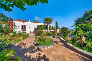 Terreno residenziale in La Vega - El Amparo - Cueva del Viento. Finca rural con 4 viviendas independientes, piscina y vistas al