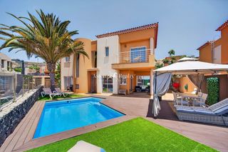 Chalet  Lajas de chapin. Exclusiva villa independiente con piscina privada, gran garaje y