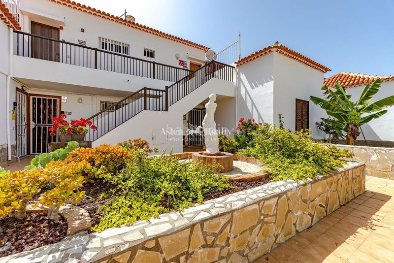 Foto 47316548-d1a3-4618-b7c9-bb6d9fcf0315. Estudi amb piscina a Playa de las Américas Arona