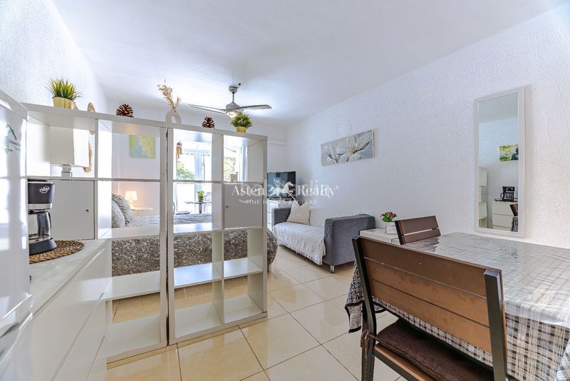 Foto d9de8845-05f9-429b-89f7-baf3b4e56fc8. Estudi amb piscina a Playa de las Américas Arona