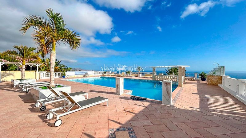 Foto 5ab8d499-5e73-4ac0-b261-d09a9b9db1bf. Casa amb aparcament piscina a Callao Salvaje - Playa Paraíso Adeje
