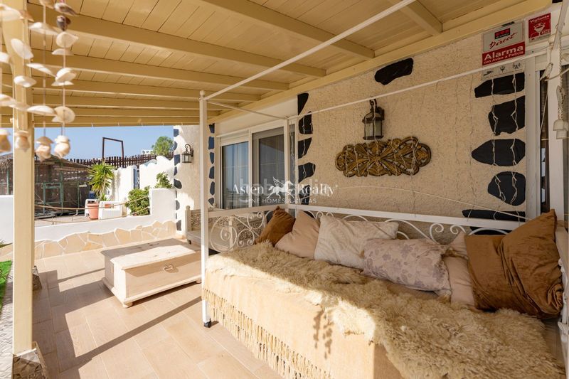 Foto c65acd04-7717-47dc-ba84-84a7e169d678. Casa amb aparcament piscina a Callao Salvaje - Playa Paraíso Adeje
