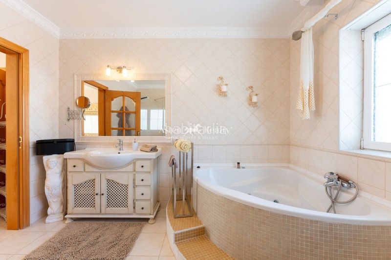 Foto dde3d252-c38d-4280-b9ae-fbd5c2805f77. Casa amb aparcament piscina a Callao Salvaje - Playa Paraíso Adeje