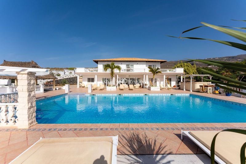 Foto f3405353-7e6c-44f8-a3e9-86352733a25e. Casa amb aparcament piscina a Callao Salvaje - Playa Paraíso Adeje