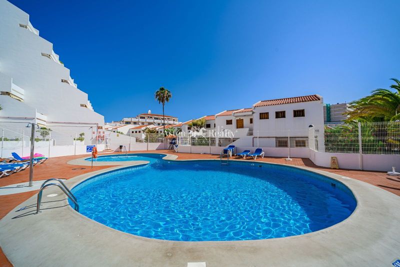 Foto 1df883c6-6d8b-4fec-affb-758e564f68f4. Apartament amb piscina a San Eugenio Bajo Adeje