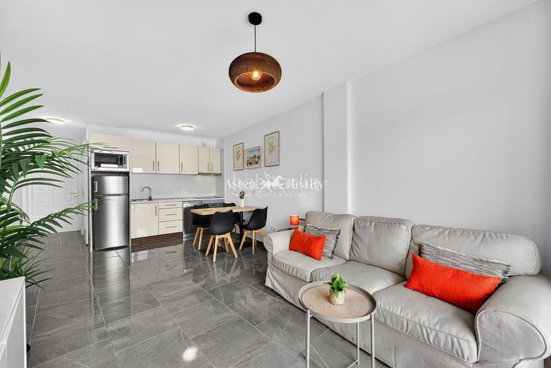Foto b2475444-828d-4d22-b72a-7f7db25c246f. Apartament amb piscina a San Eugenio Bajo Adeje