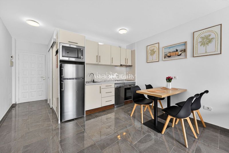 Foto f4393902-96ce-4911-af31-7234c2fbdf6e. Apartament amb piscina a San Eugenio Bajo Adeje
