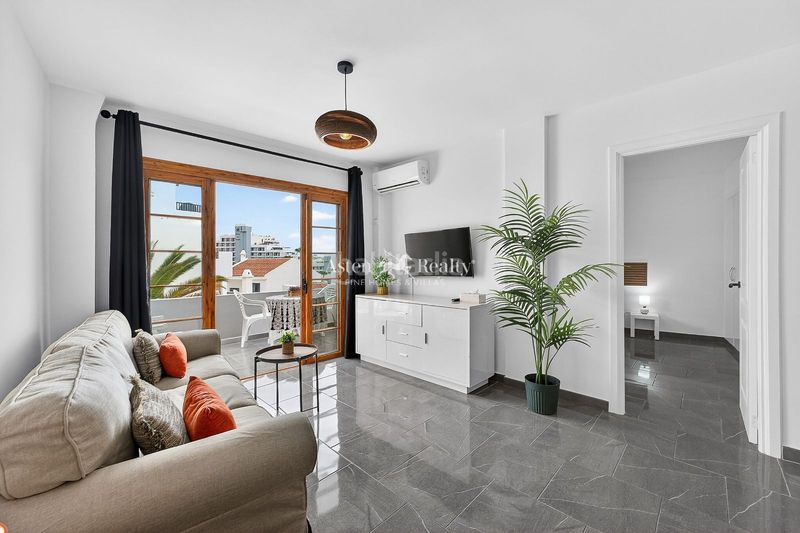 Foto fb0687d0-77f1-494c-ac8b-b33ec3dbaf95. Apartament amb piscina a San Eugenio Bajo Adeje