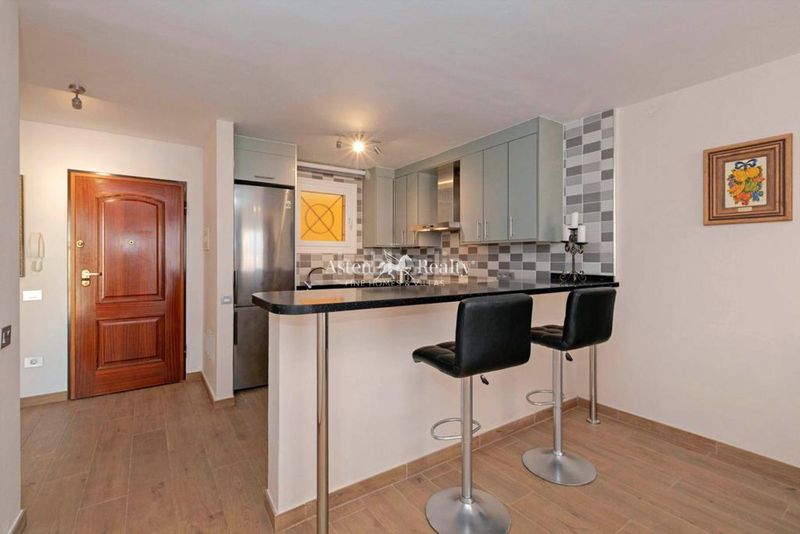 Foto 132cee26-1b37-4921-8295-4b5d4bbc9a3f. Apartament amb aparcament piscina a Los Cristianos Arona