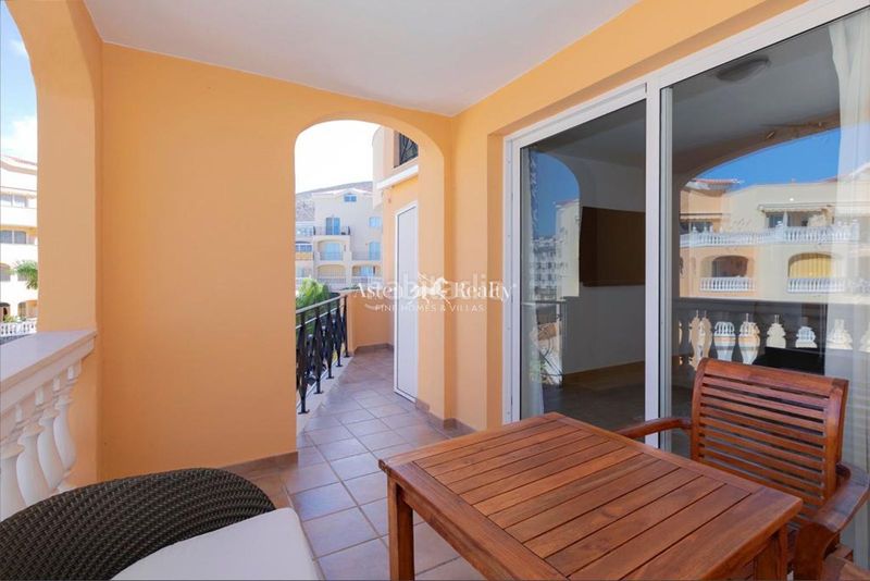 Foto 4d431118-3773-4328-8817-d3801bf32df6. Apartament amb aparcament piscina a Los Cristianos Arona