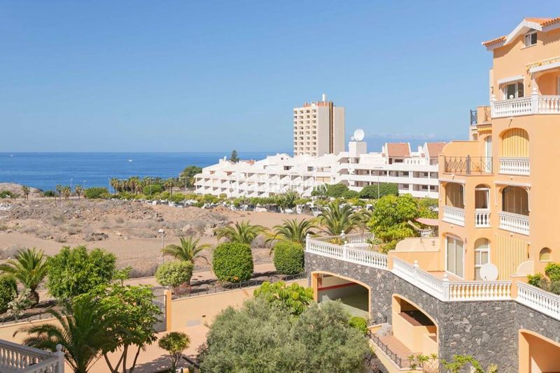 Foto 5ae6d87e-ae35-43ac-acb8-ed3792628b09. Apartament amb aparcament piscina a Los Cristianos Arona