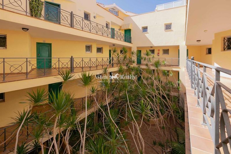Foto 622ff6aa-818e-4324-a9a7-d6bdb99fb6cb. Apartament amb aparcament piscina a Los Cristianos Arona