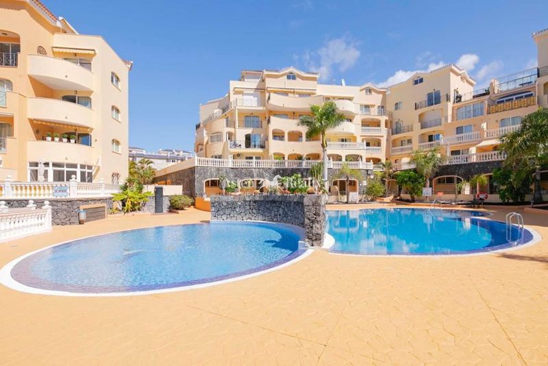 Foto 6491ceaa-74e9-4268-8cd7-fe4fd13eb7d7. Apartament amb aparcament piscina a Los Cristianos Arona