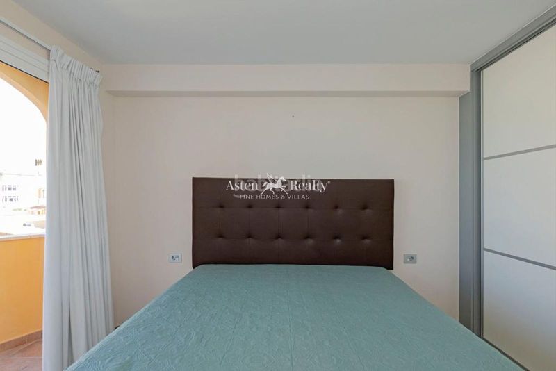 Foto d14afc10-7f1a-4ff8-8b31-8f641ab615f4. Apartament amb aparcament piscina a Los Cristianos Arona