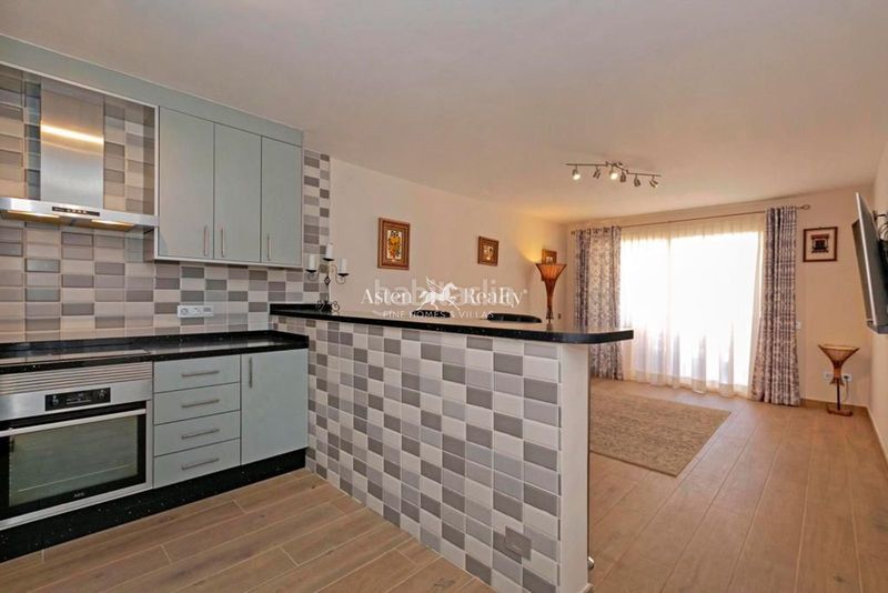 Foto d6e24ac5-162f-4942-a02c-1f385d021ab5. Apartament amb aparcament piscina a Los Cristianos Arona