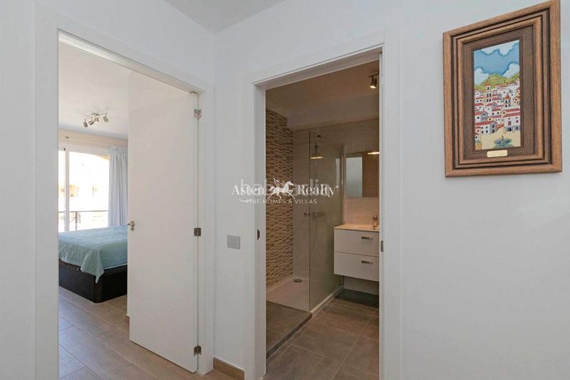 Foto f6d8b879-eff1-4668-bdd8-8c3e7b6243c6. Apartament amb aparcament piscina a Los Cristianos Arona