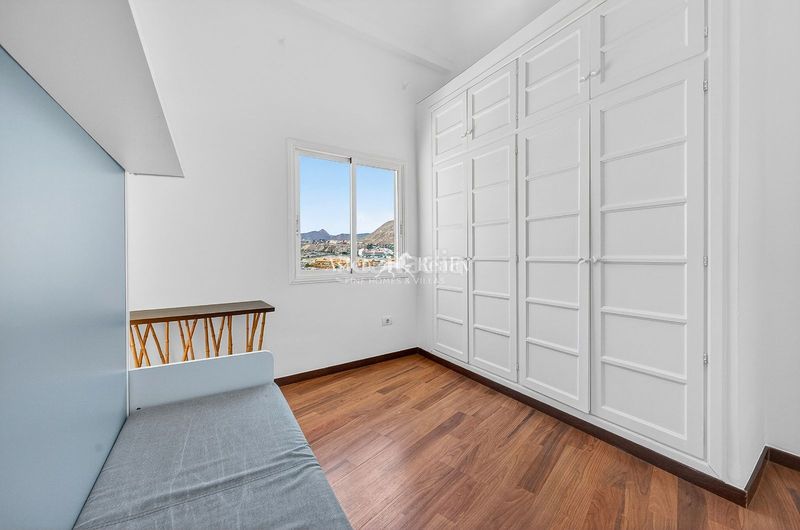 Foto 3b7be258-f43c-4586-8d78-15c051361e01. Apartament amb piscina a Los Cristianos Arona
