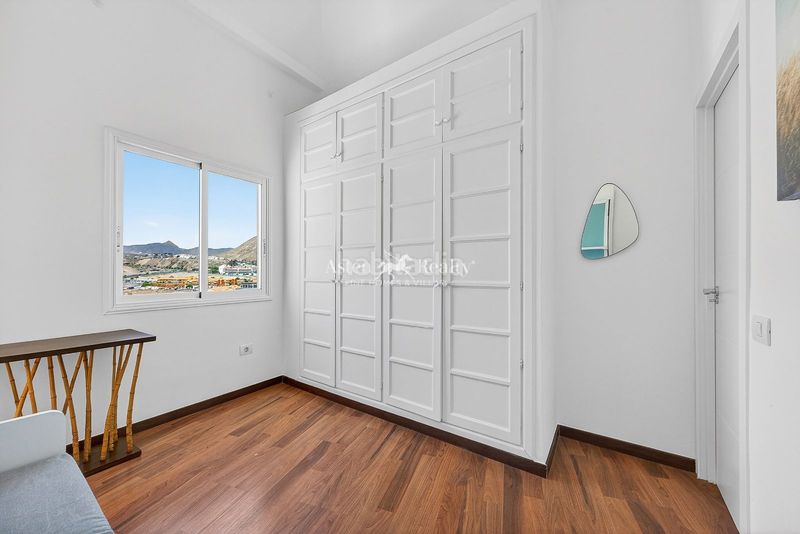 Foto 52cb6cbc-9f86-441e-9045-ef454df4fab8. Apartament amb piscina a Los Cristianos Arona