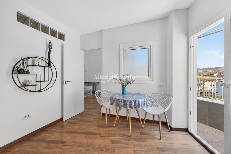 Foto 7e99ddfa-5962-46af-a56e-58b5f10696c0. Apartament amb piscina a Los Cristianos Arona
