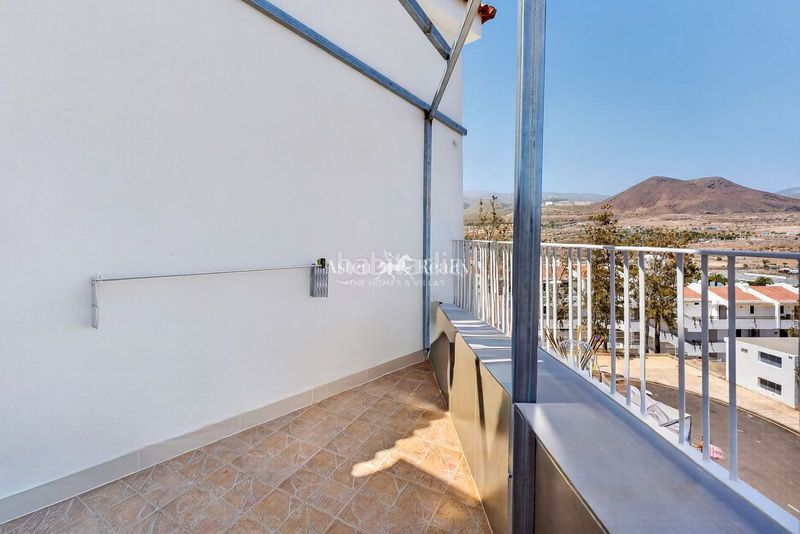 Foto f540b12d-1681-4a6b-9123-248905f7bde3. Apartament amb piscina a Los Cristianos Arona