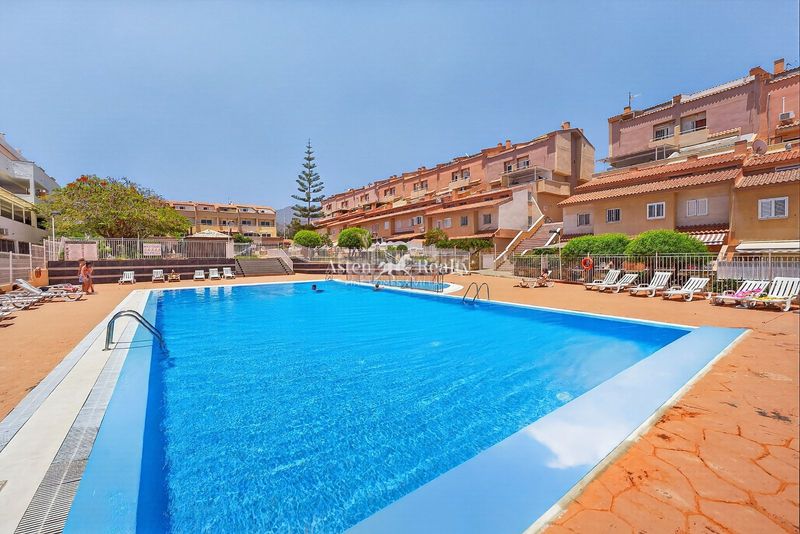Foto faff6a6d-e0d2-4975-adf1-82b8648bfcad. Dúplex amb aparcament piscina a Playa del Duque Adeje