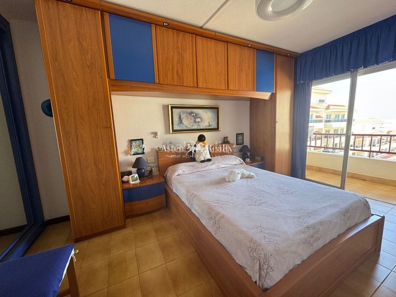 Foto 4c021c0b-b1be-4994-b040-56242a0a772f. Apartament amb aparcament a Playa de las Américas Arona