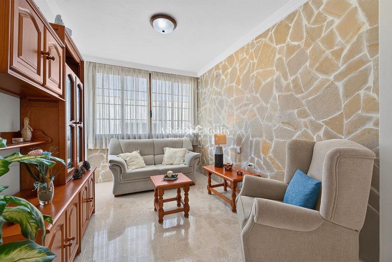 Foto 08a04e1a-844e-46eb-bc26-3a7c79d27847. Casa amb aparcament a Cuesta de la Villa Santa Úrsula