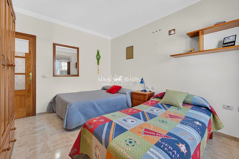 Foto 1723f9db-41c0-461d-9122-ea77ccfed518. Casa amb aparcament a Cuesta de la Villa Santa Úrsula