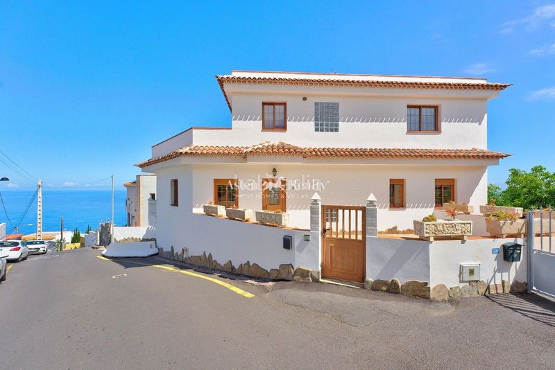 Foto 20cfe30d-9960-4780-8d89-a1699fb0375d. Casa amb aparcament a Cuesta de la Villa Santa Úrsula