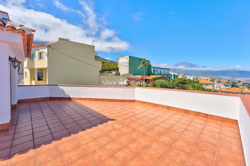 Foto 4b5f3050-7d05-45a6-9e29-dba9c4c23fd0. Casa amb aparcament a Cuesta de la Villa Santa Úrsula