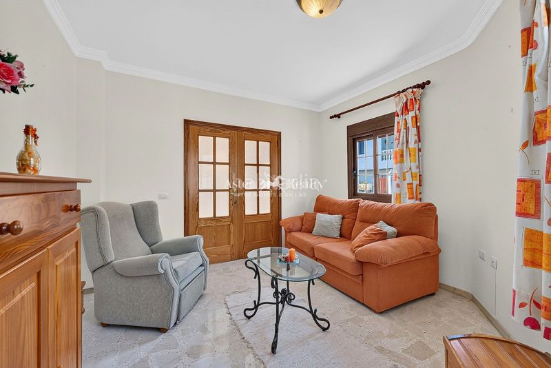 Foto 683d36f8-f749-4873-ab93-e7fdf1bd0cae. Casa amb aparcament a Cuesta de la Villa Santa Úrsula