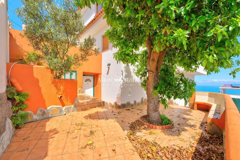 Foto 82a7ad89-a3da-4cd0-ba30-fa4d87fc1679. Casa amb aparcament a Cuesta de la Villa Santa Úrsula