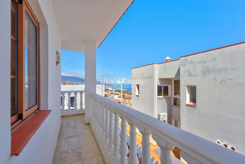 Foto 997ed4f5-fa0d-4cdb-8ce2-6ae1b58791bc. Casa amb aparcament a Cuesta de la Villa Santa Úrsula