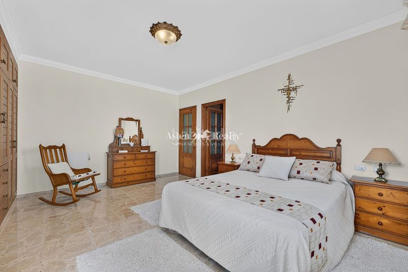 Foto b4bfc073-75ec-406d-ad2b-929405ecfd46. Casa amb aparcament a Cuesta de la Villa Santa Úrsula