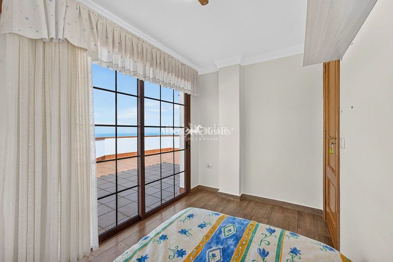 Foto d16dd6e0-a780-4b99-affa-939b9621cb4b. Casa amb aparcament a Cuesta de la Villa Santa Úrsula