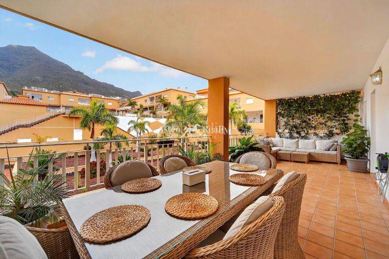 Foto 41cf1c1c-d341-4054-a180-f41a43910d3f. Apartament amb aparcament piscina a Playa Fañabé Alto Adeje