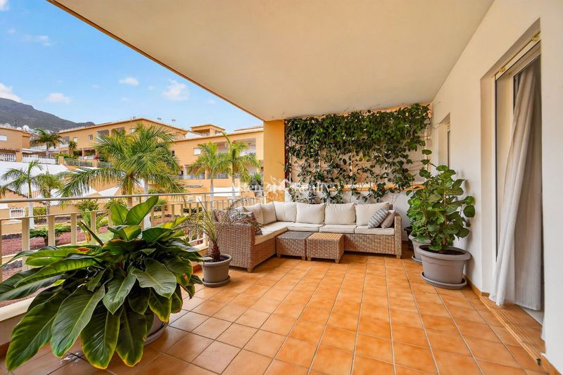 Foto 66bf710b-b321-434e-8596-76d40229e860. Apartament amb aparcament piscina a Playa Fañabé Alto Adeje