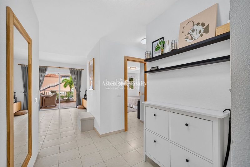 Foto e27b9ca2-cd39-4ad0-a2b9-42dc2cf0760e. Apartament amb aparcament piscina a Playa Fañabé Alto Adeje