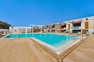 Pis a Rafael puig lluvina 9. Apartamento en venta en bungalows las piteras  playa de las amér